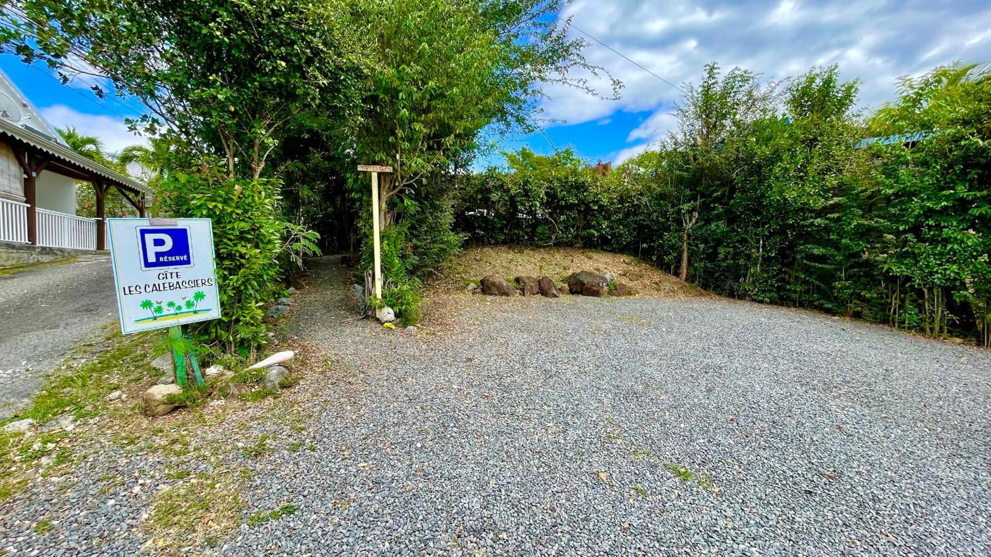 Gites Les Calebassiers Deshaies Exterior photo